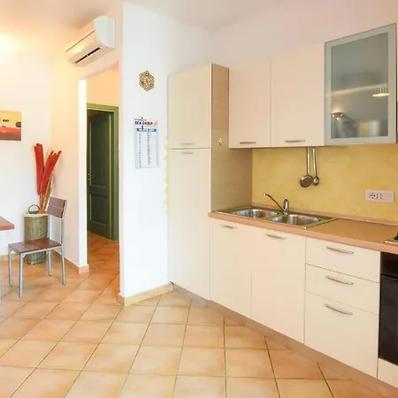 Nice In With 2 Bedrooms *