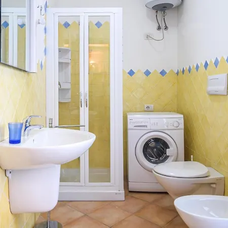 Nice In With 2 Bedrooms Appartamento *