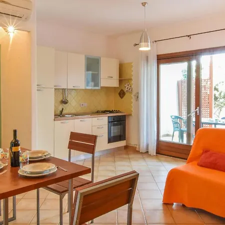 Nice In With 2 Bedrooms *