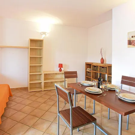 Nice In With 2 Bedrooms *